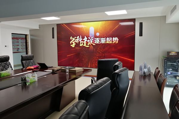 無縫拼接屏與0.88mm液晶拼接屏哪款顯示效果更好？