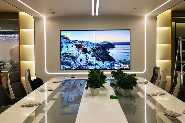 液晶拼接屏出現(xiàn)色差問題怎么解決？