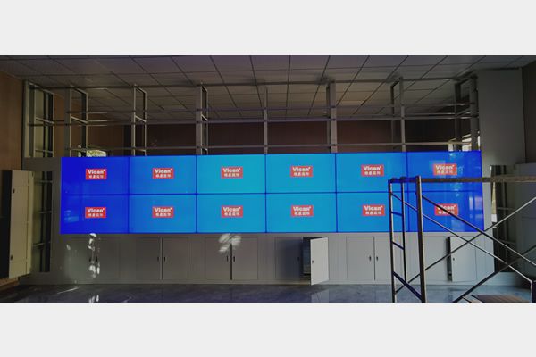 液晶拼接屏安裝時(shí)，液晶屏體碎了還能用嗎