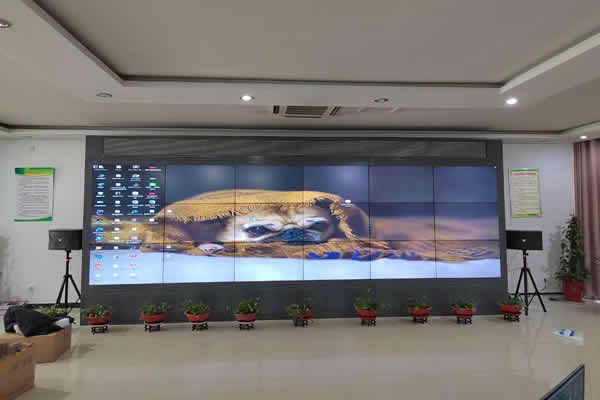 一塊55寸液晶拼接屏大概多錢(qián)，由哪些因素決定？