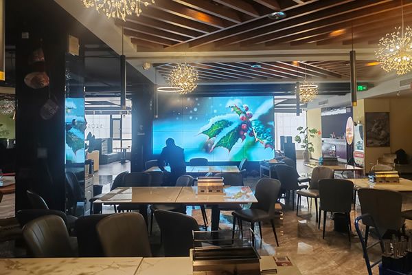 商場(chǎng)大屏選擇液晶拼接屏好，還是LED顯示屏好？