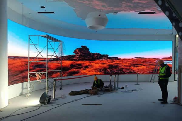 多媒體展廳LED顯示屏尺寸多大合適，用哪種規(guī)格的好?