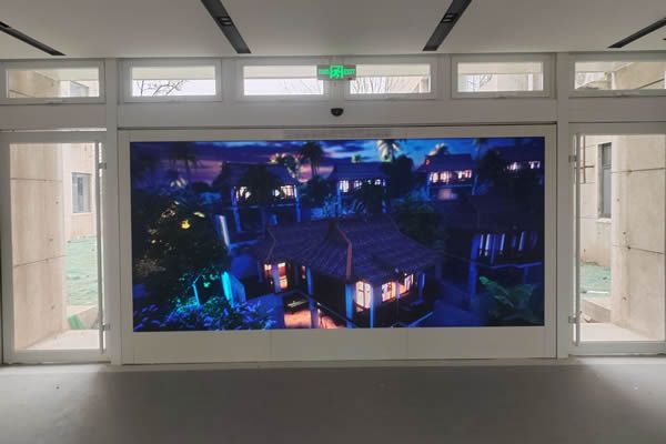 酒店使用LED顯示屏好，還是液晶拼接屏好？