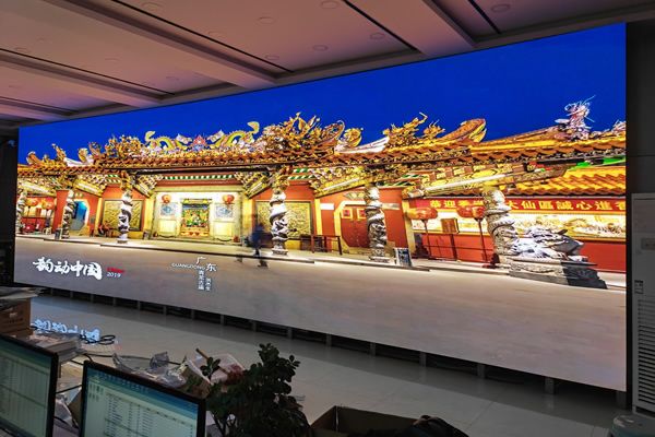 COB顯示屏和SMD顯示屏哪個(gè)好？