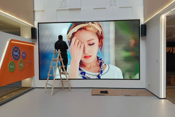 全彩室內(nèi)LED顯示屏價(jià)格多少錢一平方？