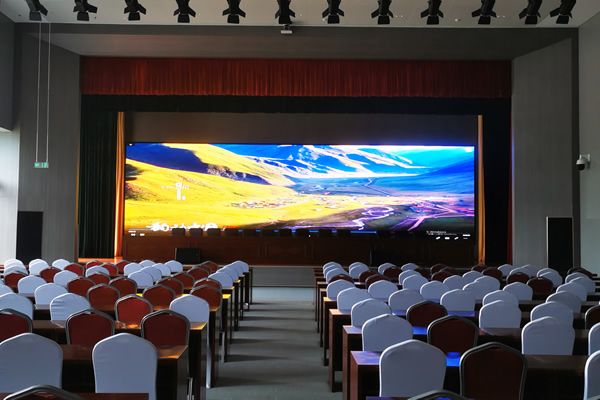 P0.9、P1.25、P1.53、P1.86、P2 LED顯示屏的合適觀看距離是多少？